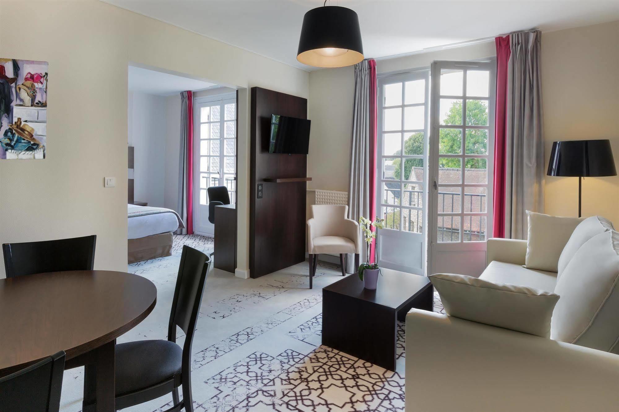 Best Western Blanche De Castille Dourdan Ngoại thất bức ảnh