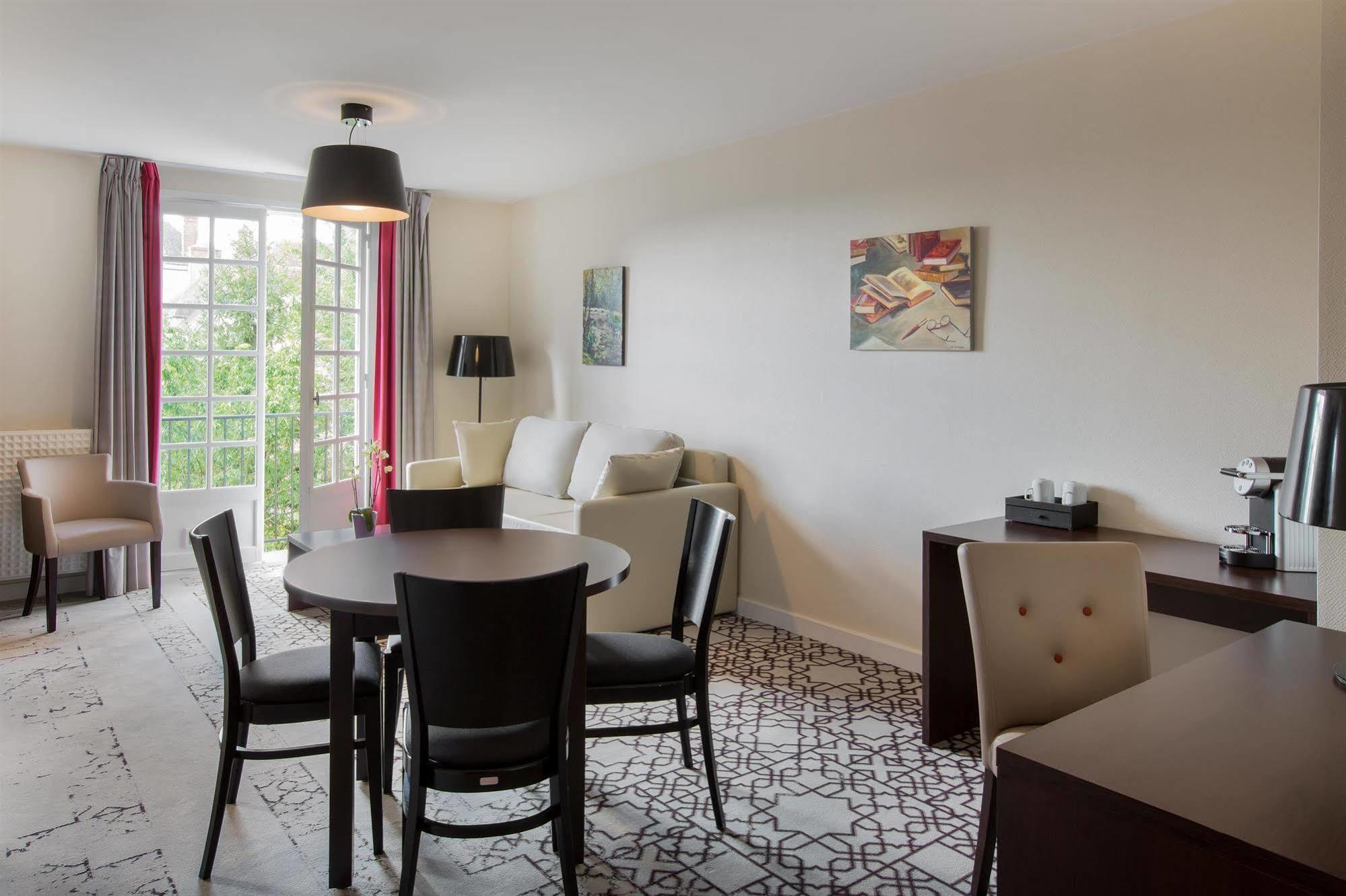 Best Western Blanche De Castille Dourdan Ngoại thất bức ảnh